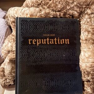 Taylor Swift Reputation Tour Book